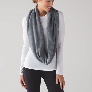 Lululemon shakti Sherpa infinity scarf